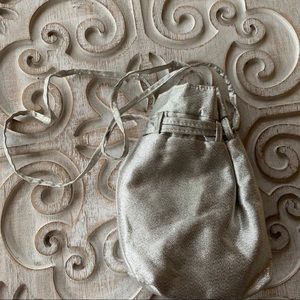 Final Price ❤️❤️ Silver fabric evening bag